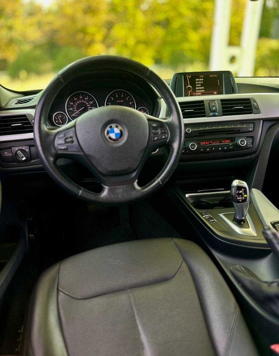 BMW 328i F30 2012