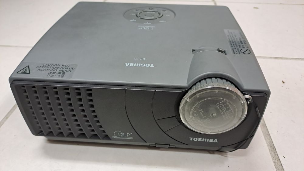 Projetor Toshiba TDP-S8