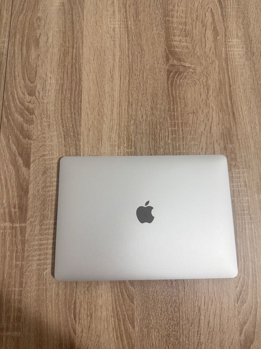 MacBook Air 13" 2019 i5 16GB 512GB