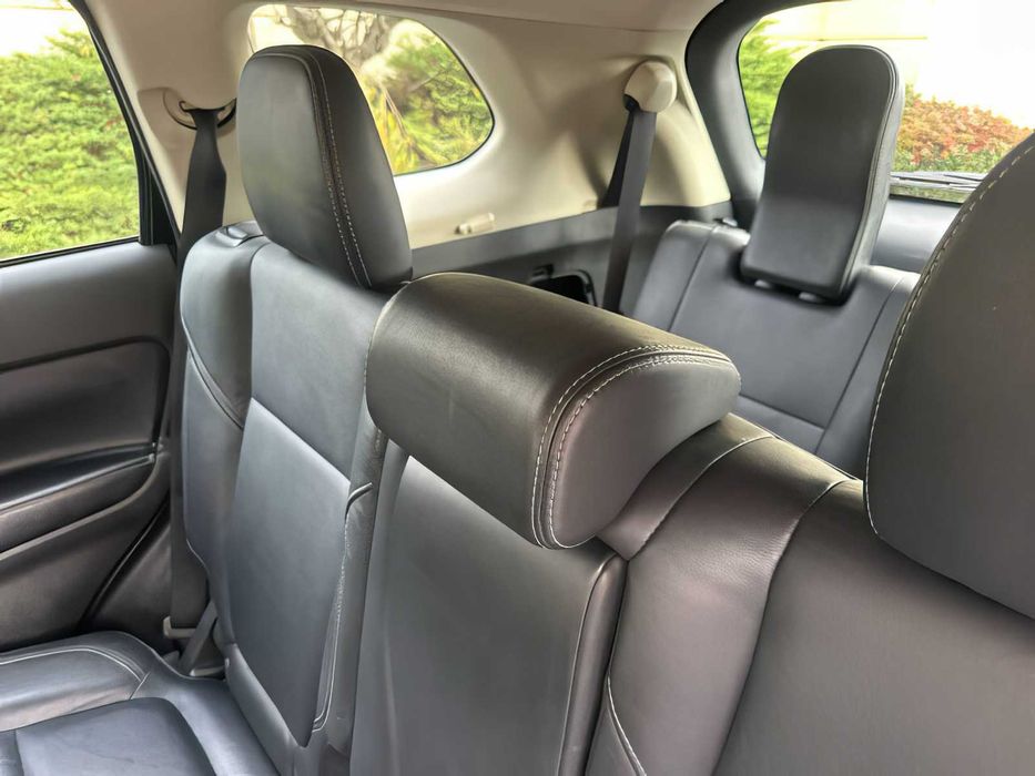 Mitsubishi Outlander SEL      2020