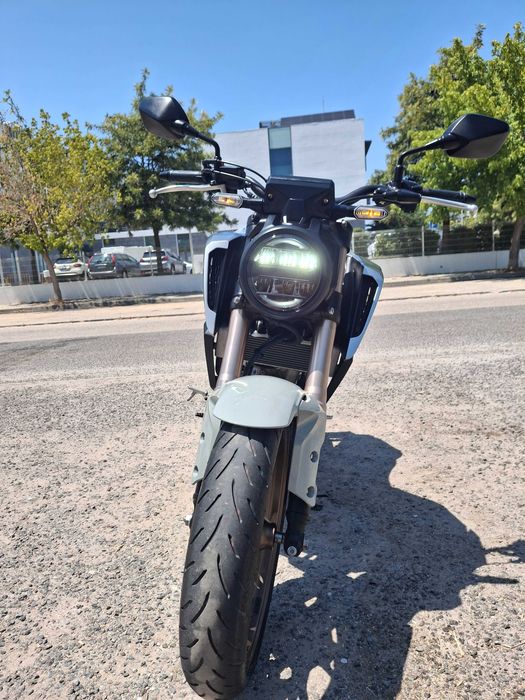 Honda CB125R 2022