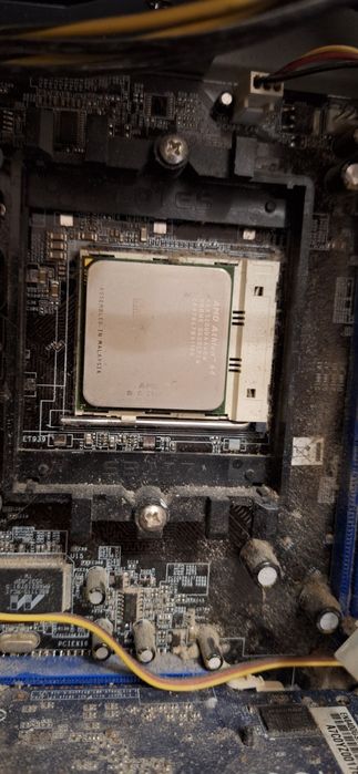 Системний блок старий 2006 року