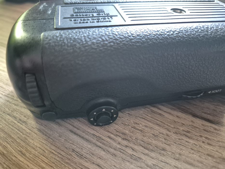 Grip Newell MB-D17/EN-EL17