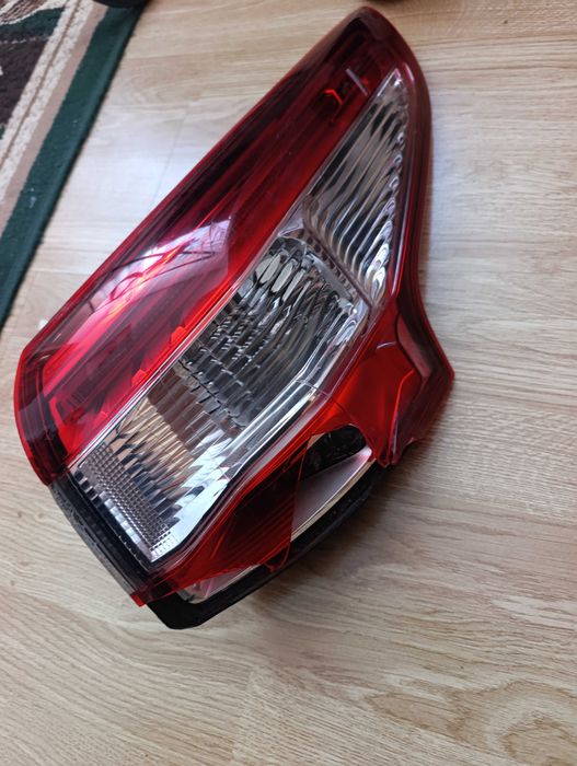 Nissan Qashqai задня фара права