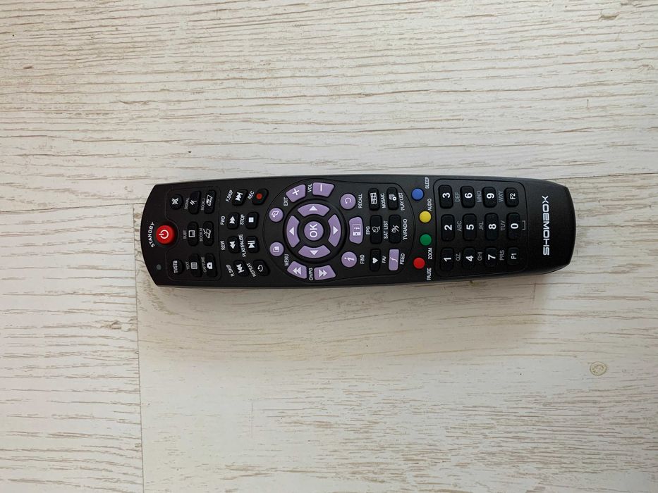Pilot zdalnego sterowania do dekodera telewizji satelitarnej Showbox S300-PVR, S500-PVR lub 5000 HD