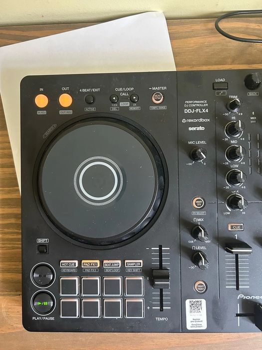 Controladora Pioneer DDJ-FLX4