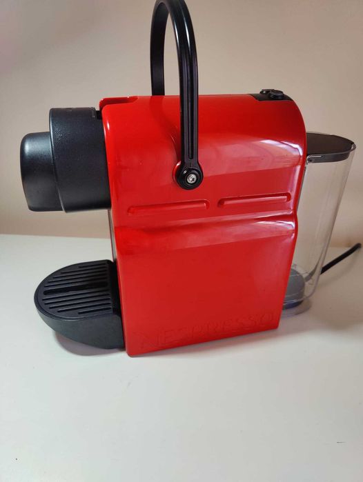 Máquina de Café Nespresso Krups Inissia (Ótimo Estado)