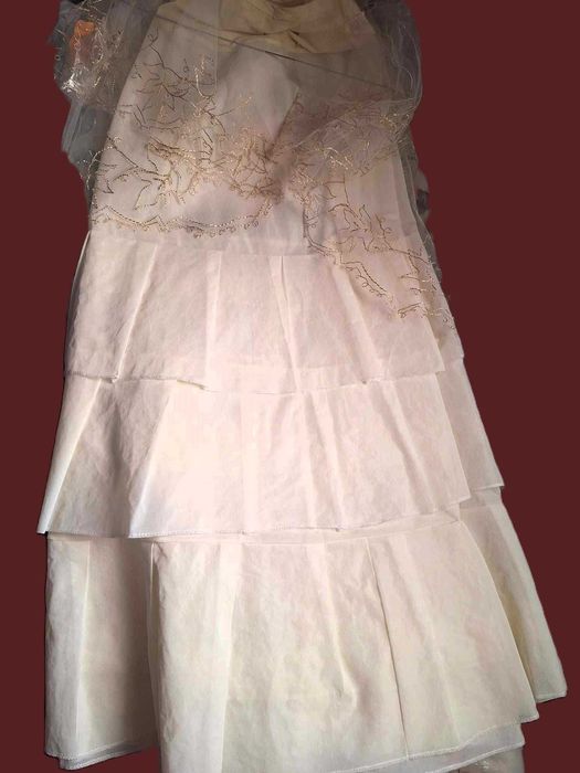 APROVEITE! VESTIDO DE NOIVA - usado 1 vez, mas em óptimo estado