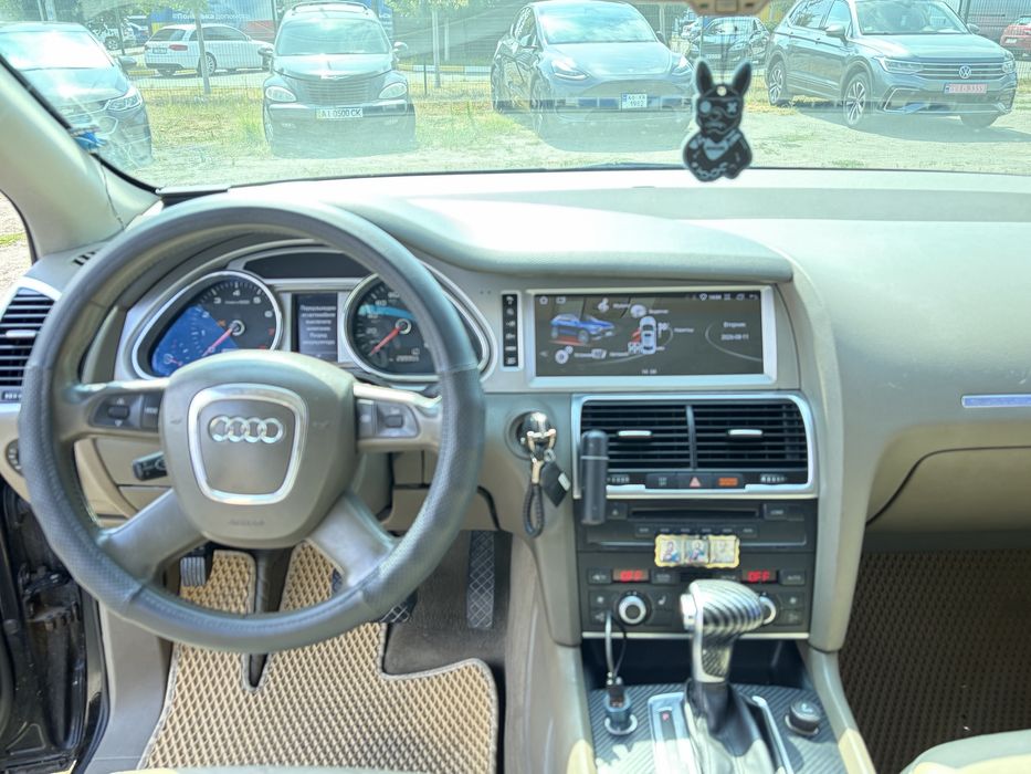 Продам авто Audi Q7
