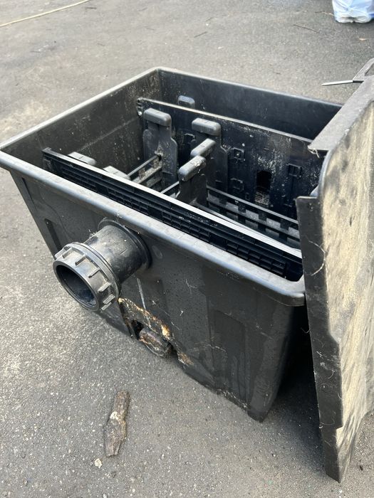 В наявності акваріуми 6 шт,біо фільтр 2 шт,емність