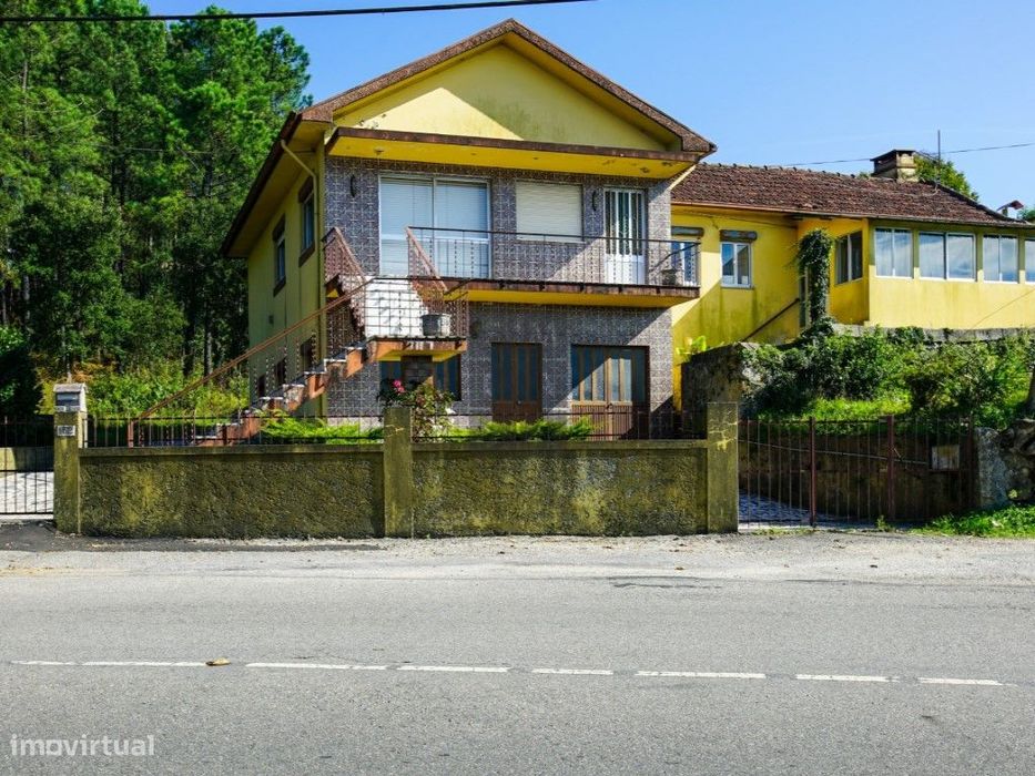 Moradia T5 para venda em Milheirós de Poiares (terreno com viabilid...