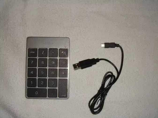 Teclado Numérico SATECHI Sim Wireless (Space Grey)