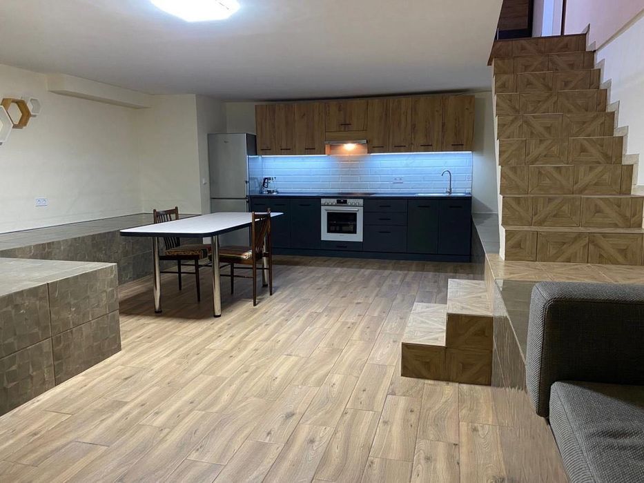 Продаж 2 кімнатної квартири в цоколі вул Шевченка 134