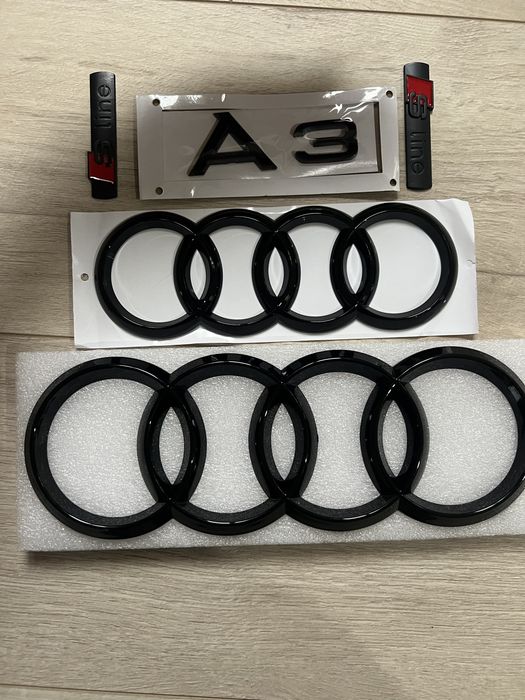 Емблема шильдик логотип значок Audi A4 S4 b6 b7 b8 b9 S-line