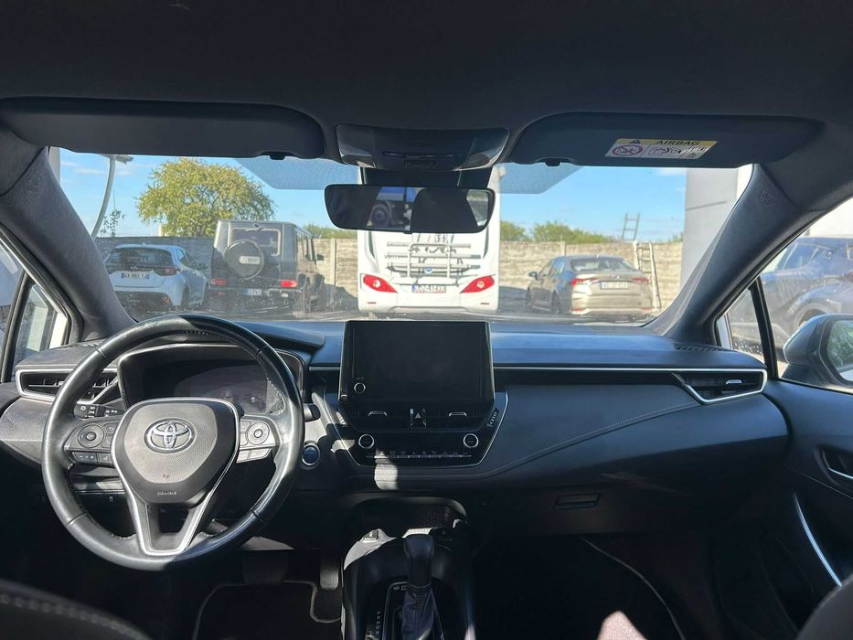 Toyota Corolla 1.8 hybryda 2023r