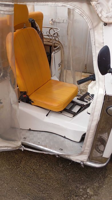 Tuk Tuk 6+1 Lugares como novo