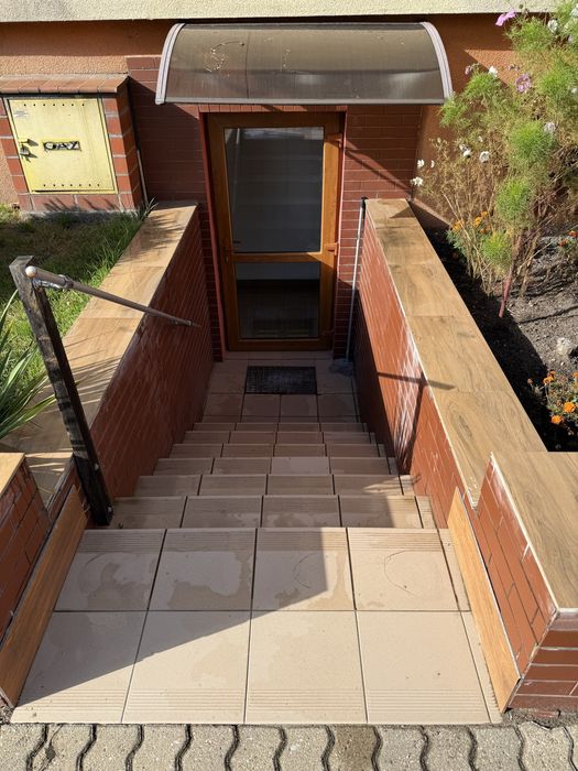 Sprzedam lokal uslugowy niski czynsz