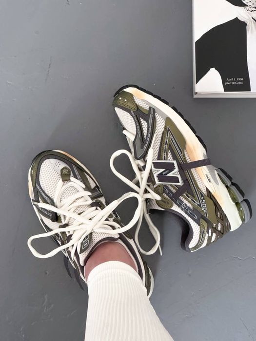 Спортивні жіночі кросівки New Balance 1906A Green хакі