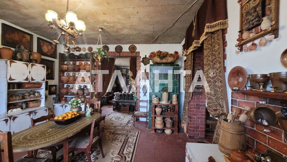 Будинок в Остриці