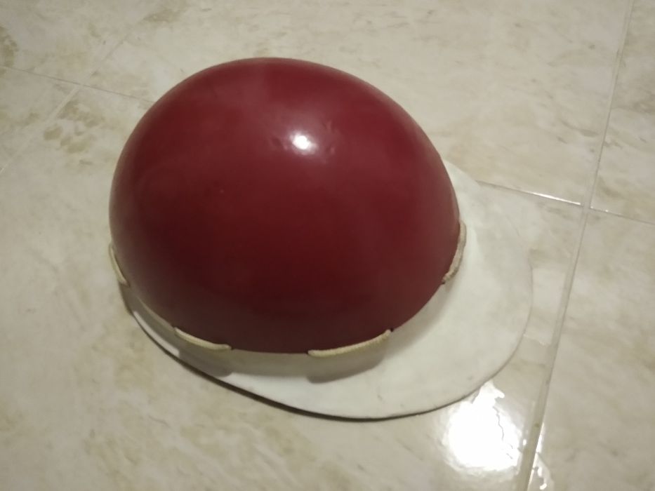 Kask budowlany, zabytkowy, kolekcjonerski PRL, czterdziestolatek