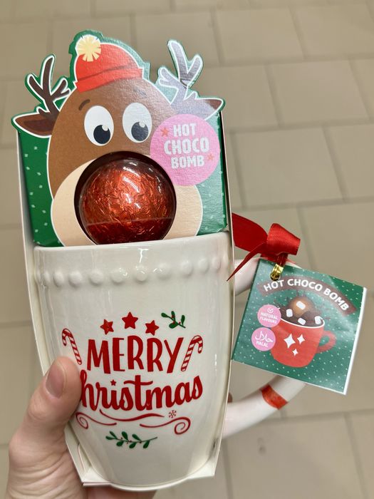 Чашка з шоколадною кулею новорічна Різдвяна на подарунок