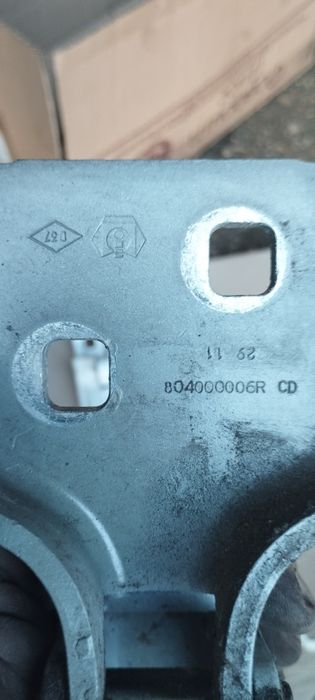 Петли дверей, капота Рено Мастер 3