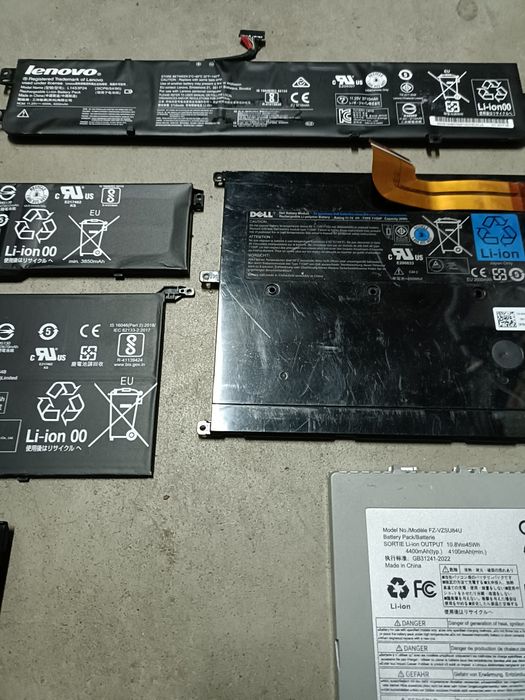 Pakiet 10 sztuk oryginalnych baterii do notebooka, uszkodzone
