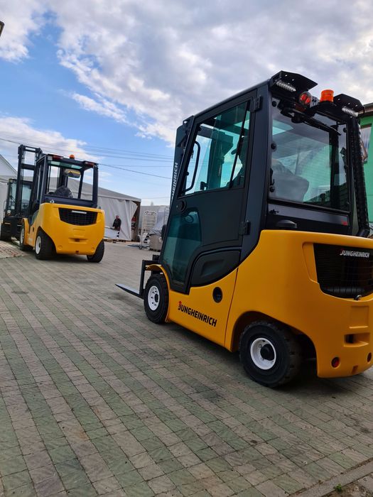 Кара Вилочный погрузчик Jungheinrich Diesel  свіжопригнаний DFG 320s