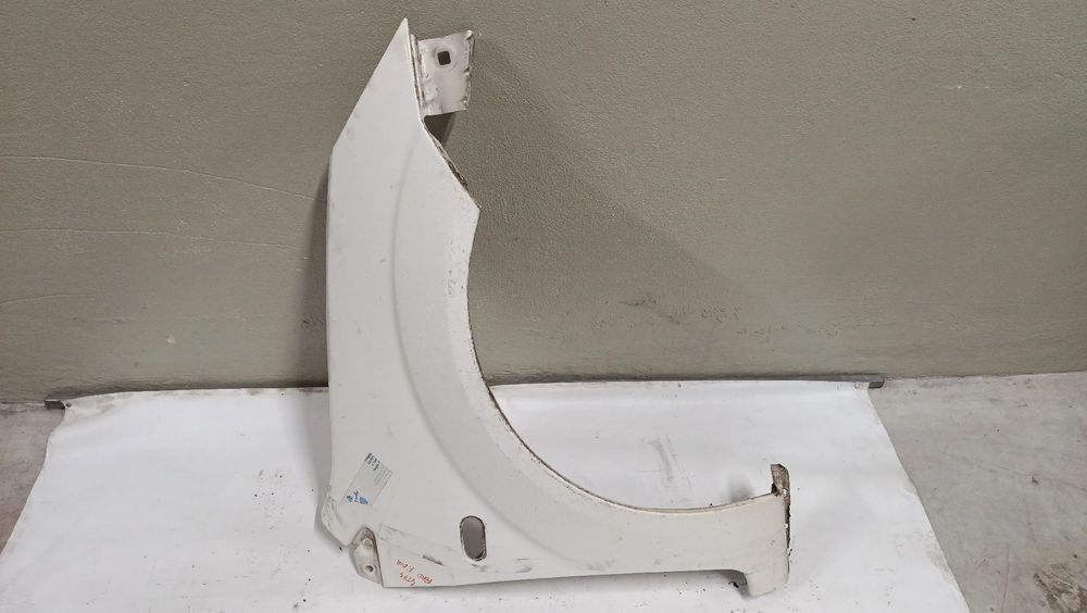 Guarda-lamas direito FORD Fiesta V (JH_, JD_)