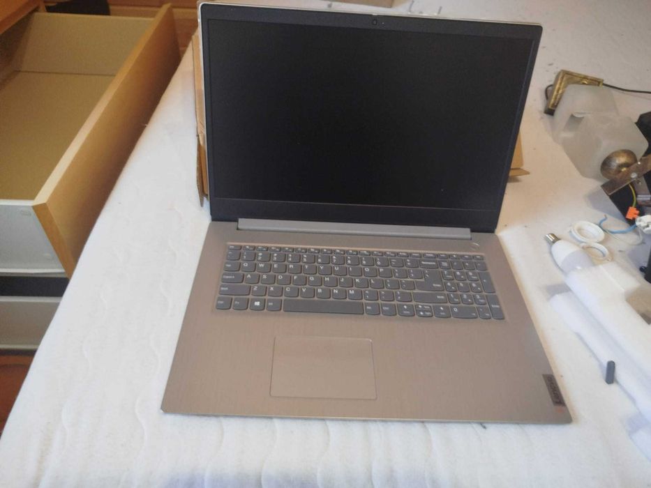 Laptop Lenovo IDEAPAD3 17A05