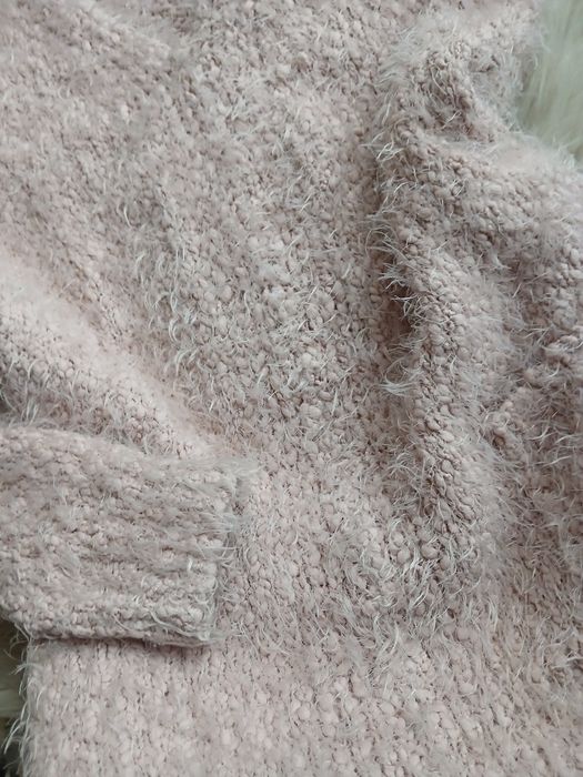 "Kudłaty" różowy sweter kardigan z kieszeniami S Atmosphere