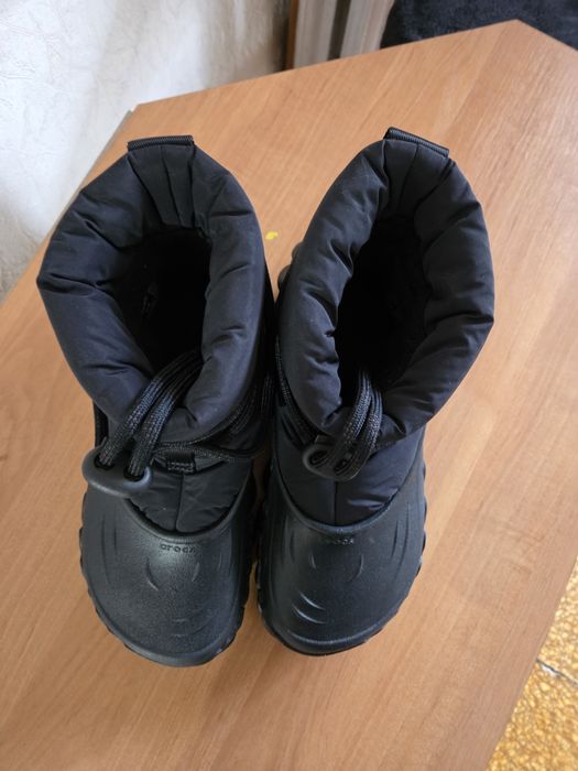 Продам зимові теплі  Crocs