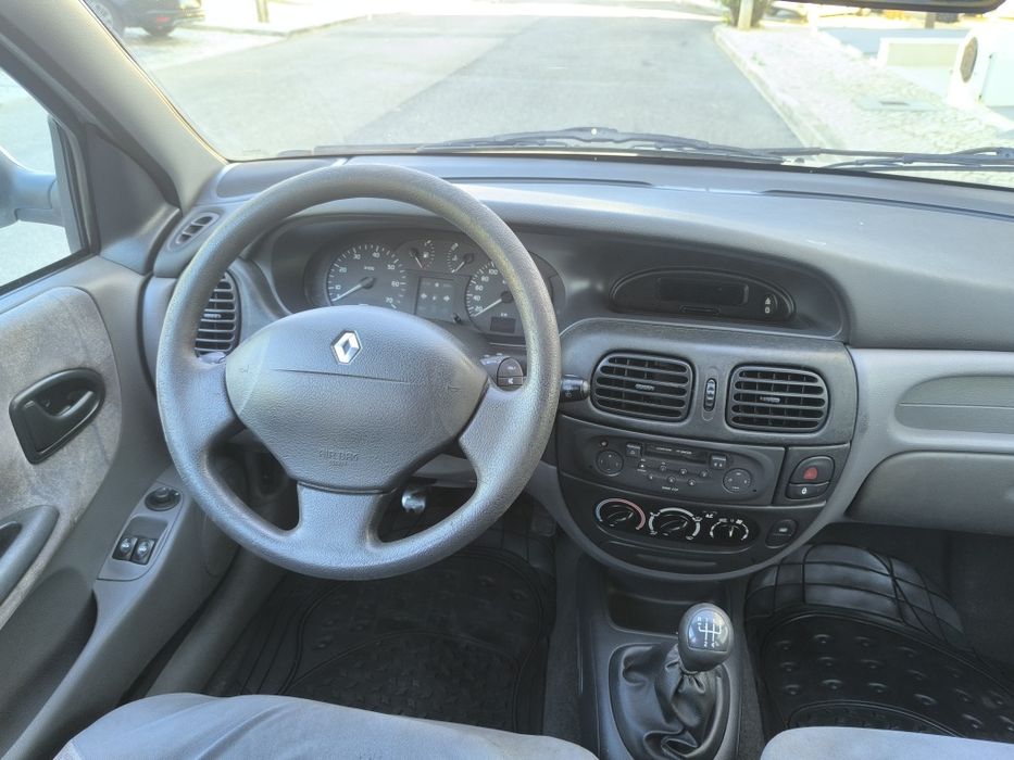 Renault Megane 2001/03 Ar condicionado carregado