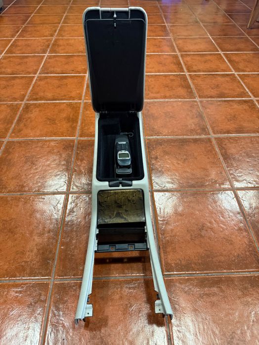 Apoio braço c/ telefone Nokia, consola central Mercedes W210