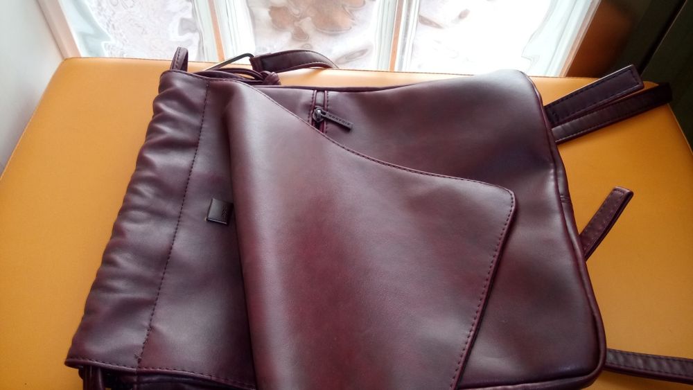 mochila marca  "Parfois "