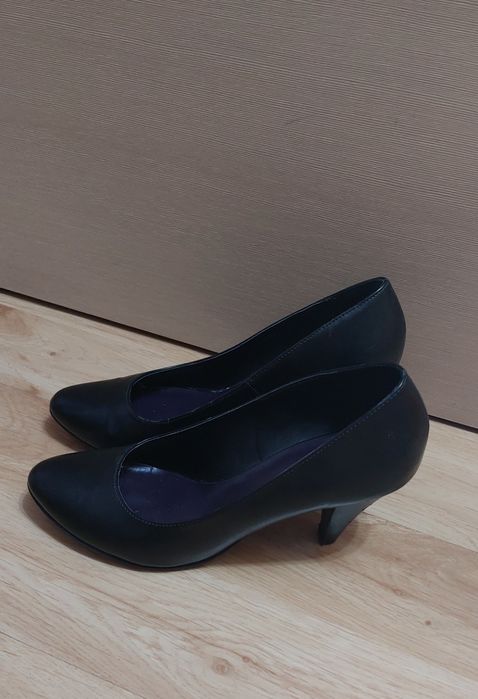 Buty na obcasie r 40