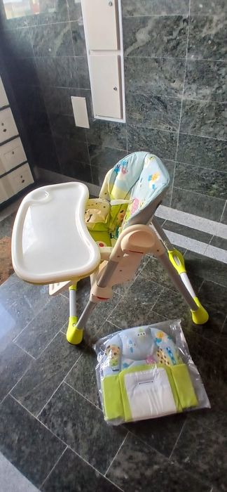 Banheira e Cadeira de Refeição Bebé