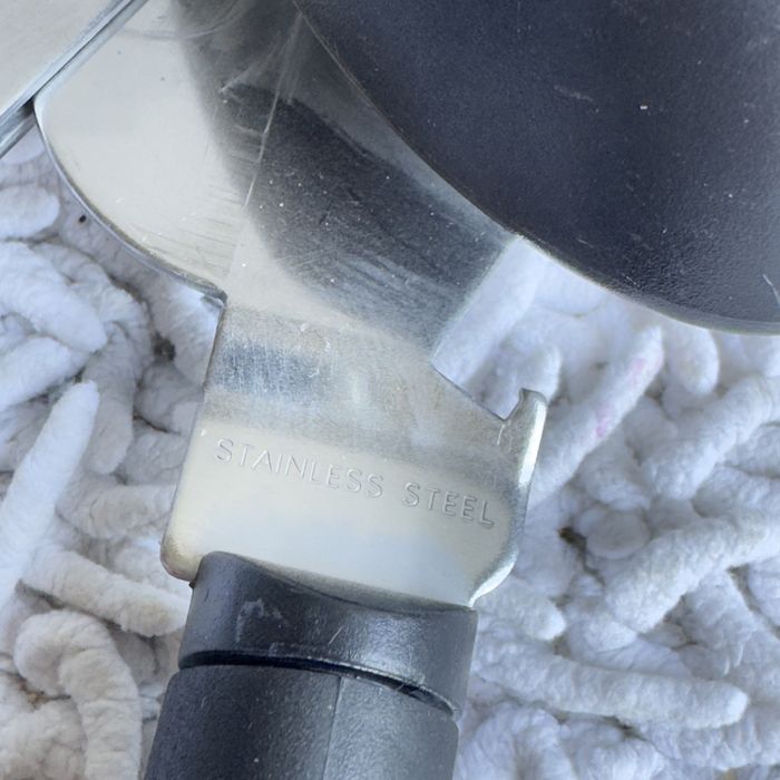 Otwieracz do metalowych puszek