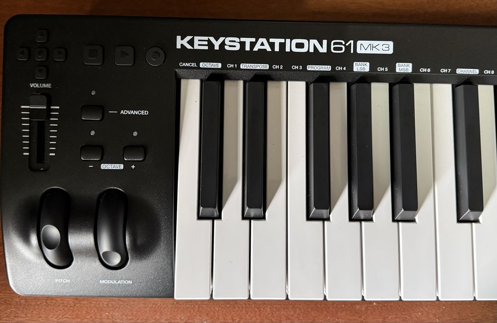 Teclado maudio 61 teclas