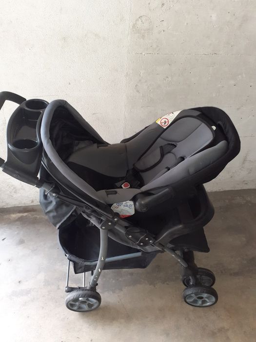 Carrinho e ovo de passeio