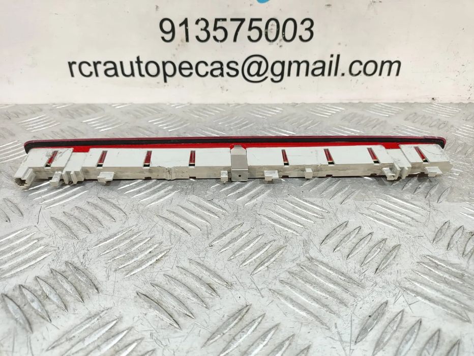 TERCEIRO STOP ORIGINAL AUDI A3 (8P)
