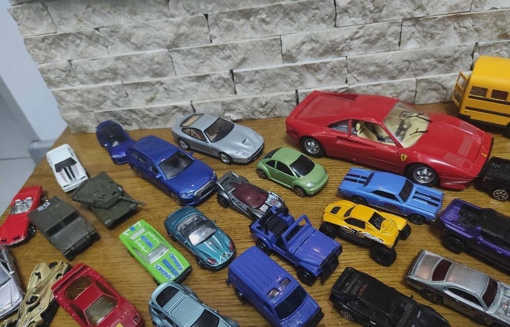 Zabawkowe samochodziki