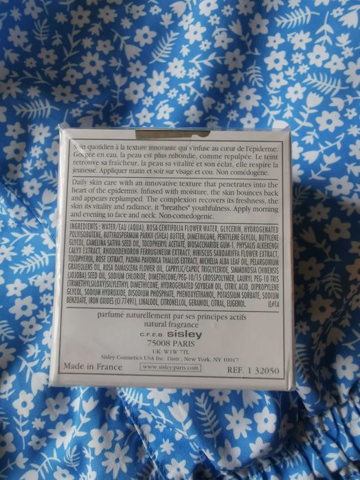 Baume-en-eau a la Rose Noite Sisley