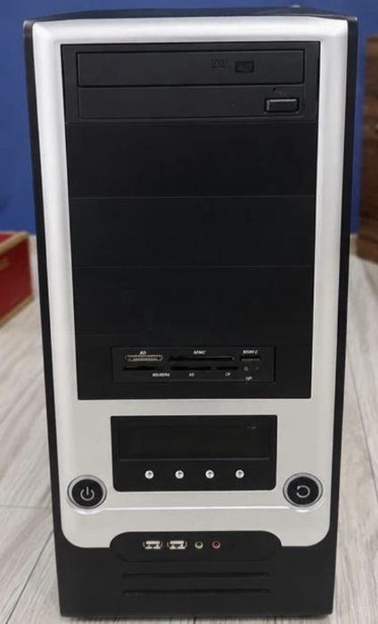 Komputer stacjonarny PC + kable w zestawie