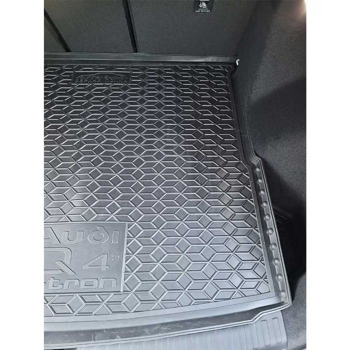 Автогум коврик в багажник Audi Ауді Q2/Q3/Q7/Q4 E-TRON/Q5/Q8/e-tron