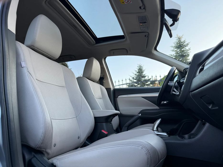 Mitsubishi Outlander 2014r. 2.0 Hybryda Plug In 4x4 Xenon Navi Jasna Skóra Serwis