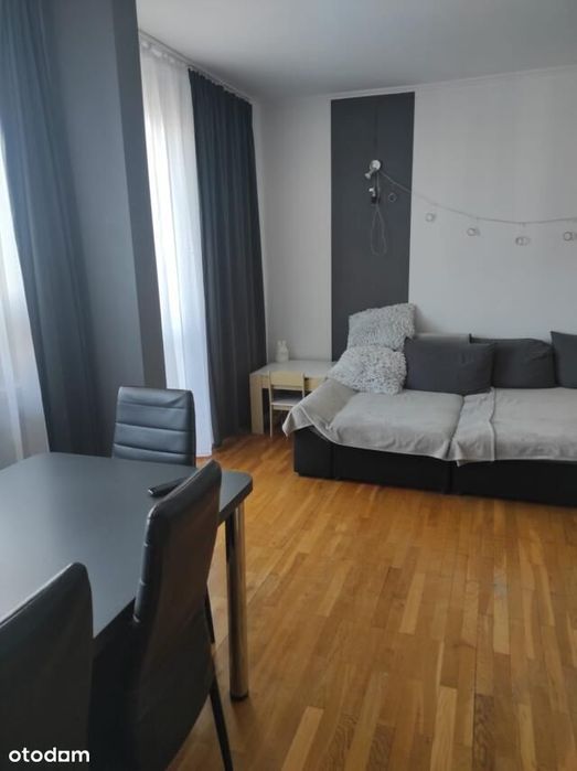 Wyjątkowo przestronne 2 pokoje w doskonałej lokali