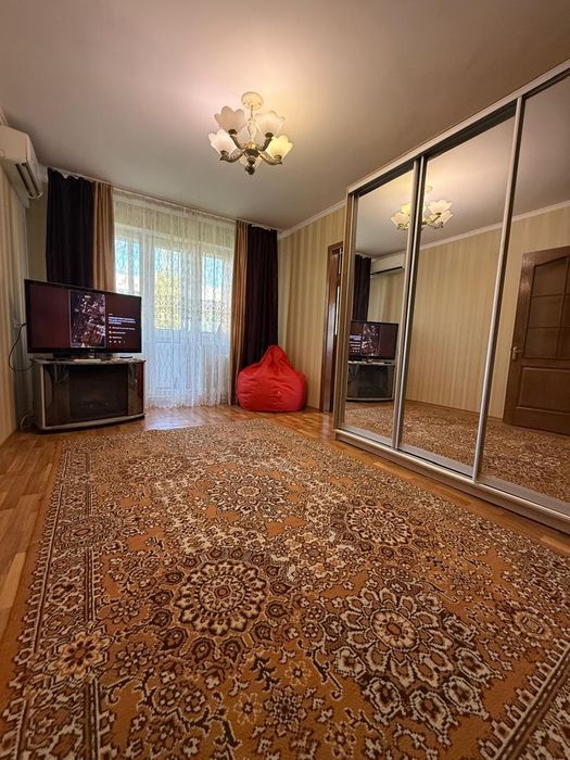Продам отличную 2х комнатную квартиру в Ингульском районе.  Район рынка Колос.