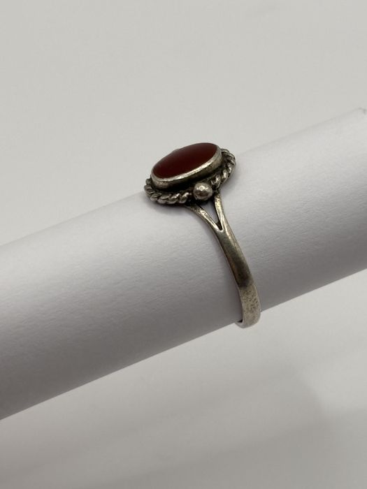 Pierscionek z karneolem 1798