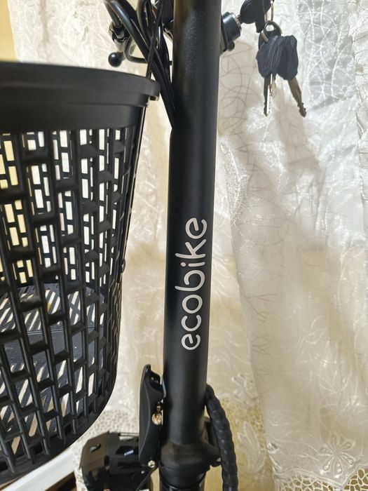 EvoBike Zen U12 MAX, електросамокат з характером байка!